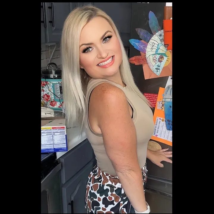 @allybunz8