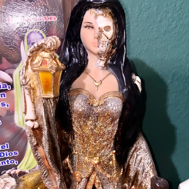 @hijadelasantamuertenegra