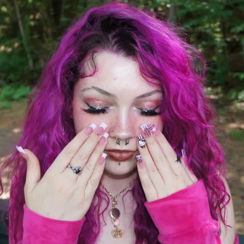 @mshellolitty
