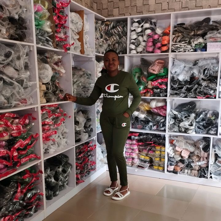 Amibuchi Shoe Warehouse - original sound