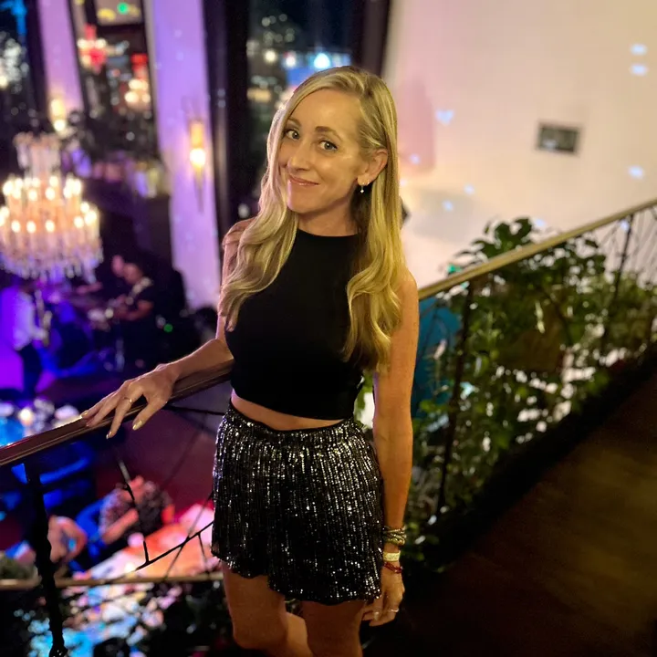 @laurenissober