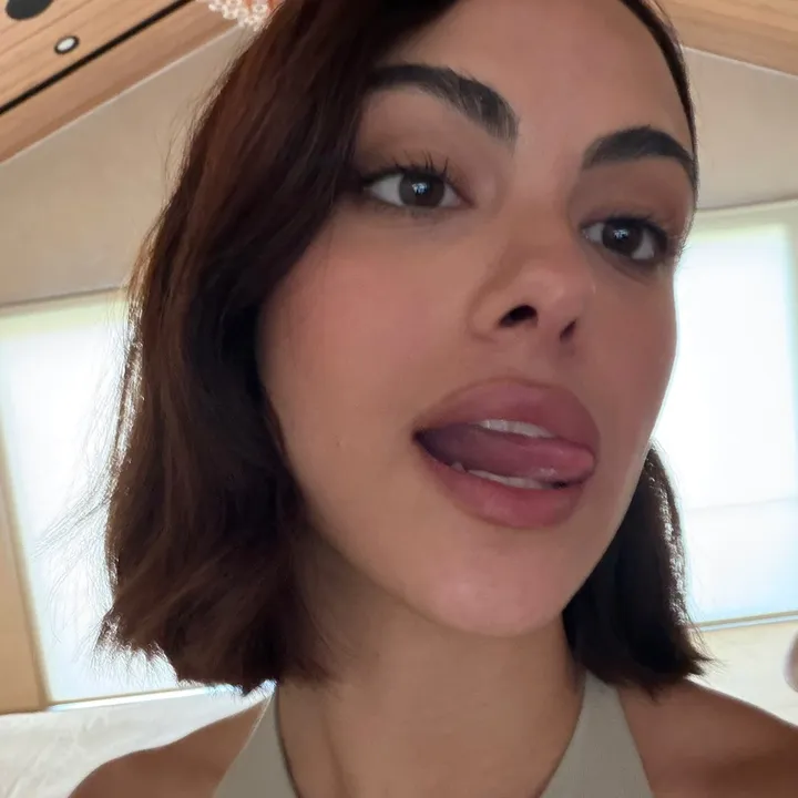 @camimendes