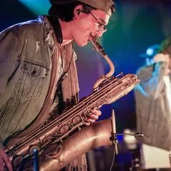 hugointothesax