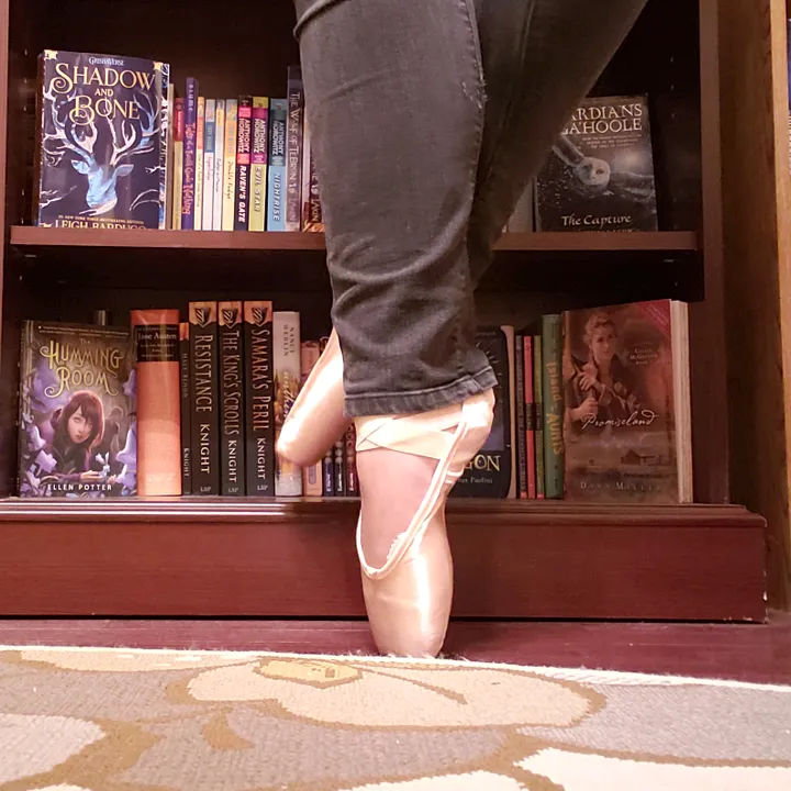 @dancingthroughmylibrary
