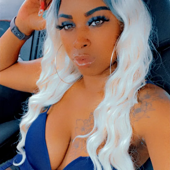 @moneymona08