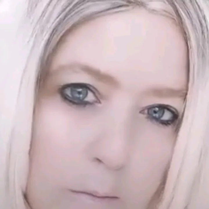@mistyblueeyes082