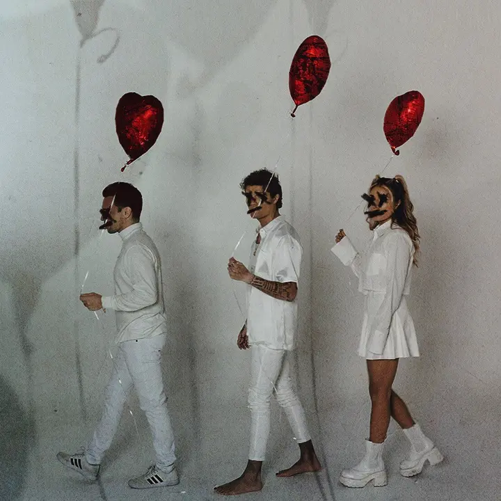 wethree - BAD GUY