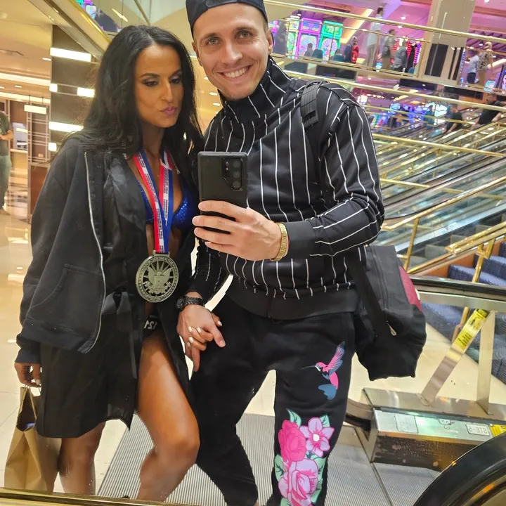 @melaniezee