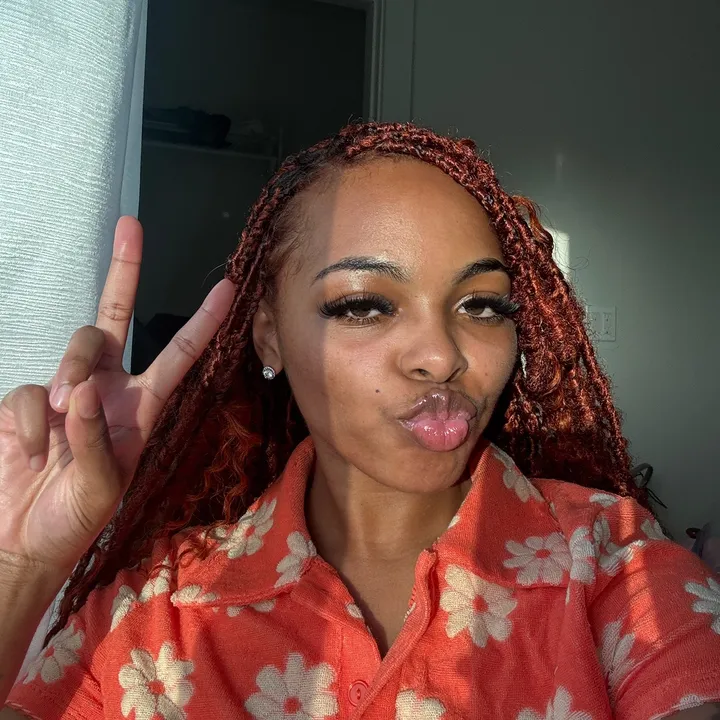 @curlyambi