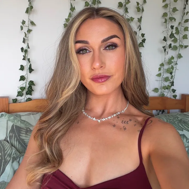 @alishacjones