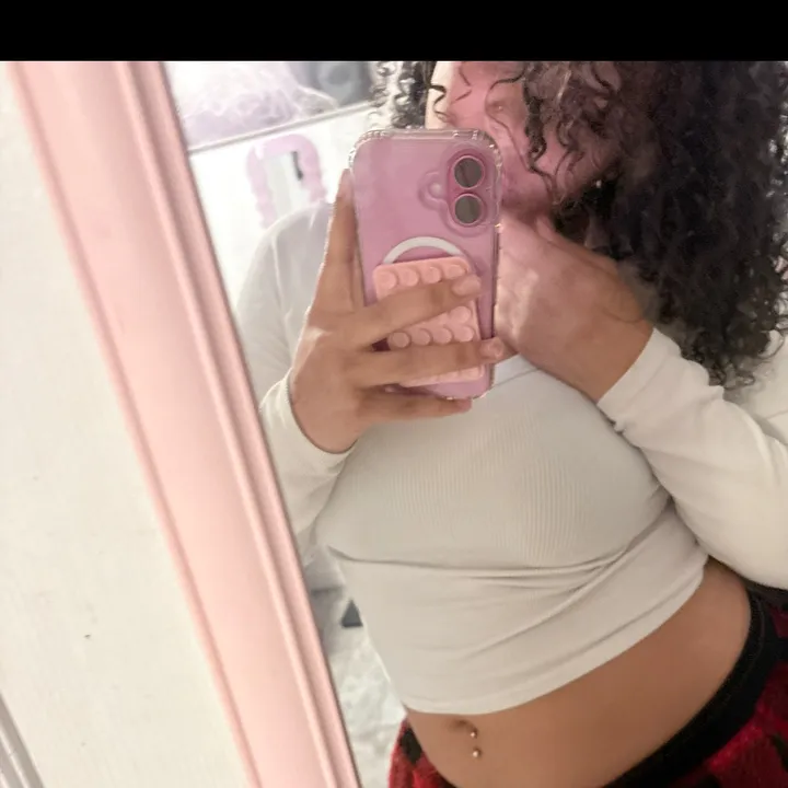livelaughlani0