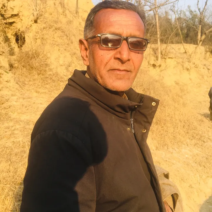 manooshkhan5