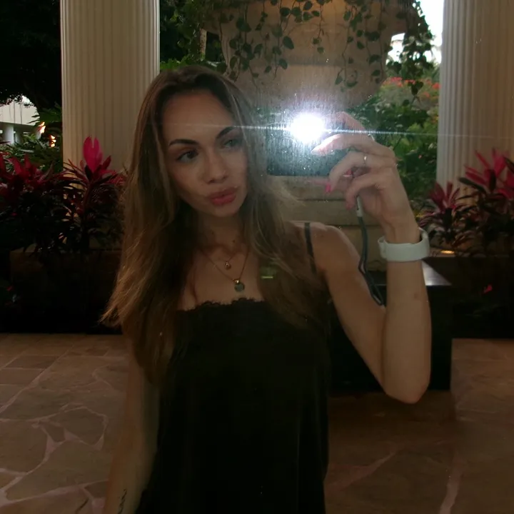@laneygrn2