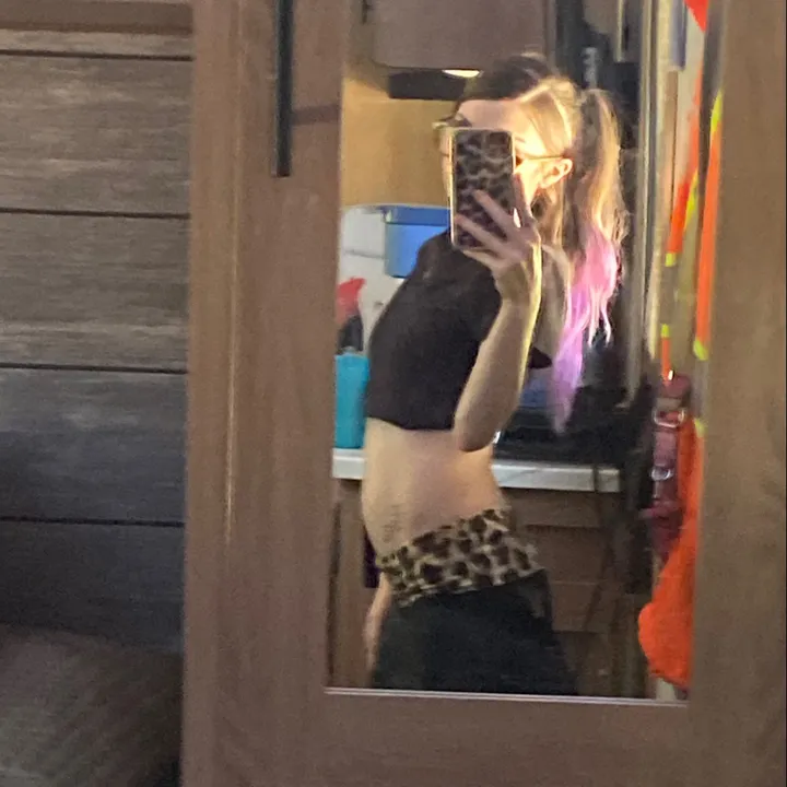 @pretty.poison.4.4.4