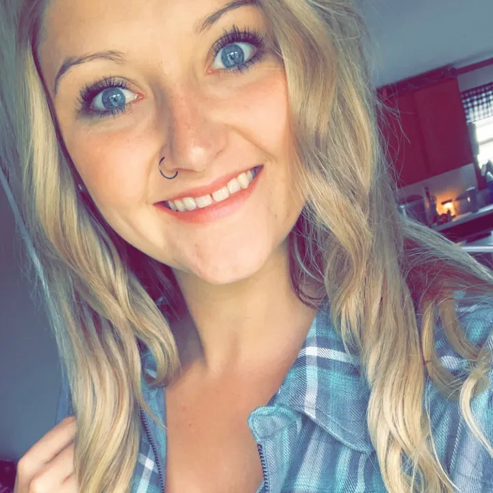 @hollysocolovitch1