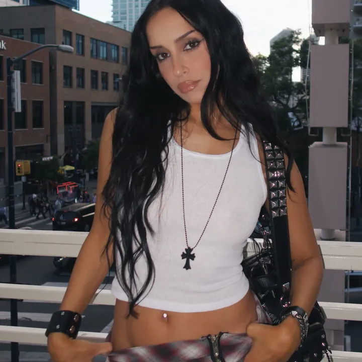 @linabugz