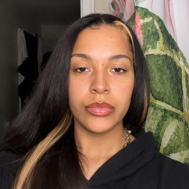 @bareface_baddie