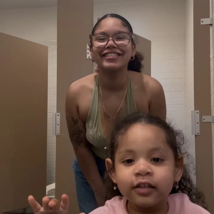 @ariwrldd