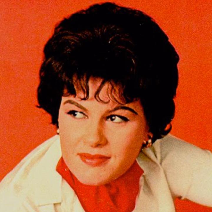 Patsy Cline - Walking After Midnight