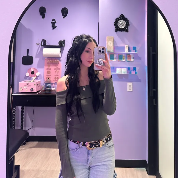 @waxedbyashley