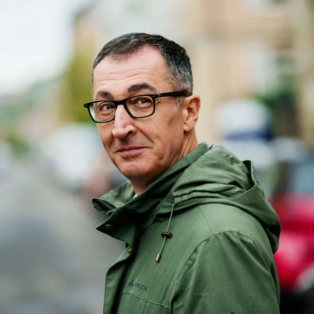 @cem.oezdemir