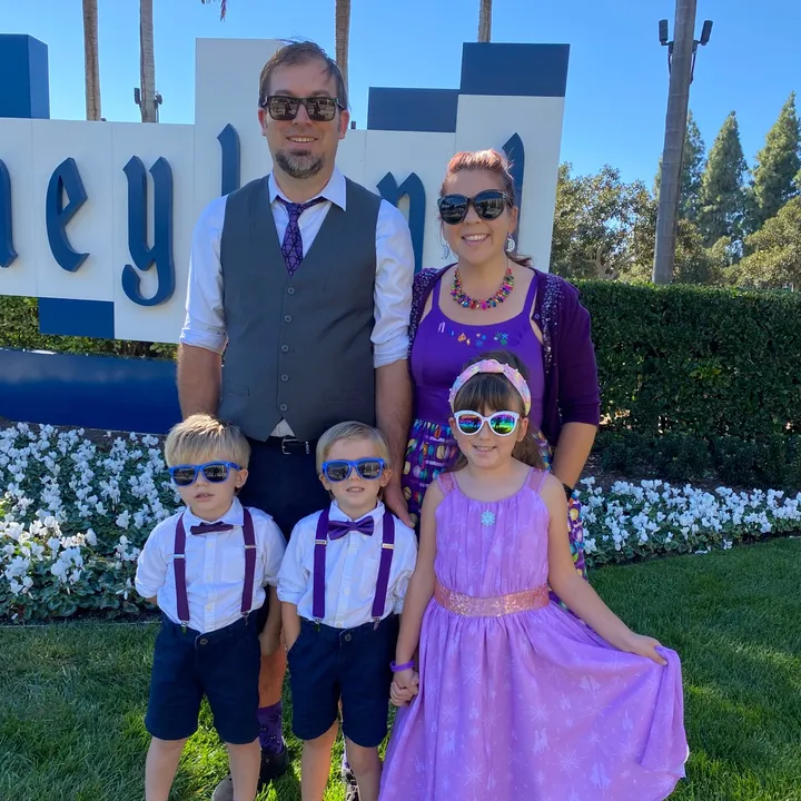 @themeparkmom