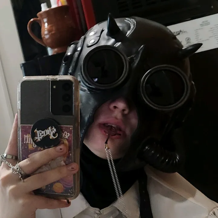 @stray_gh0ul