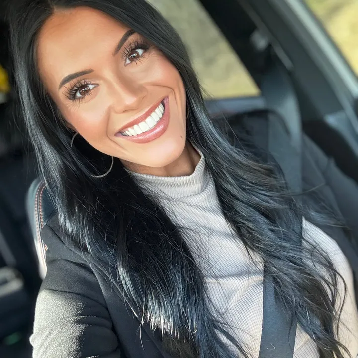 @lauryn.alexcis