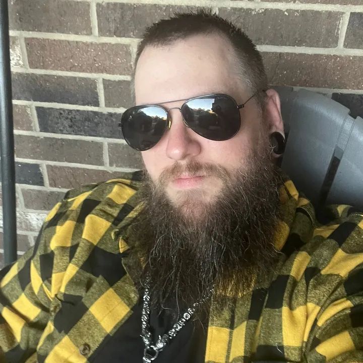 @yourwifelovesmybeard
