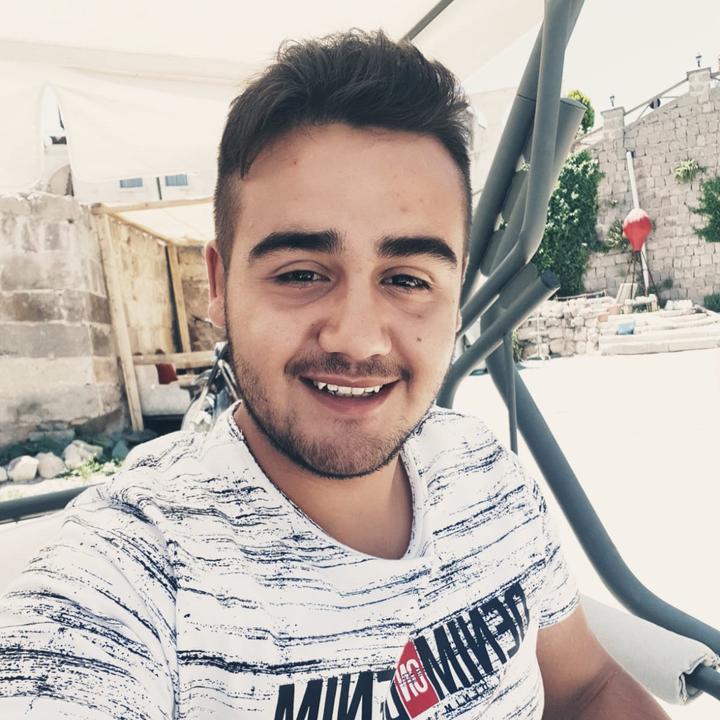 Efe Yüksel - suara asli