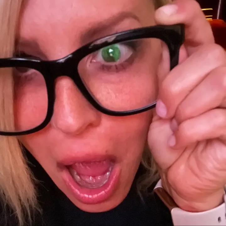 @wealth_becomes_her