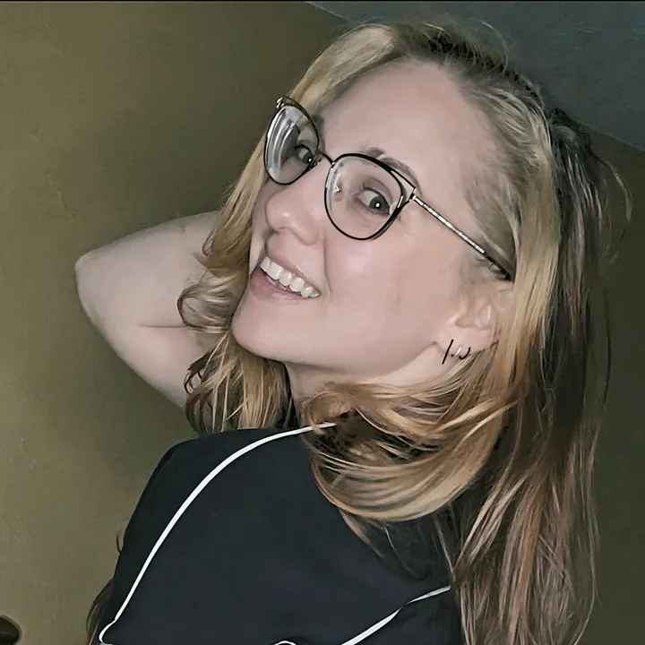 @thehayanna