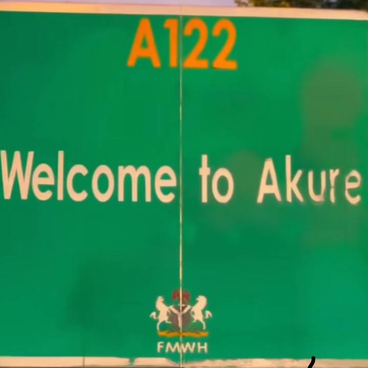 wakaakure