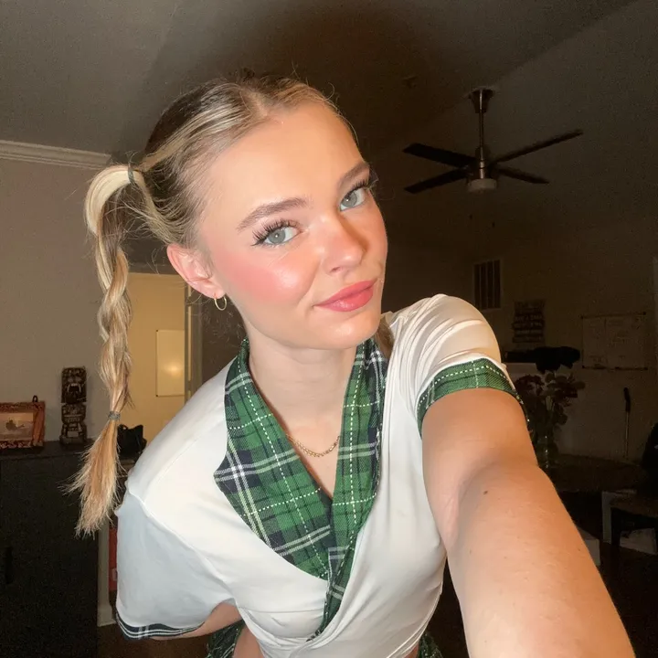 @realkatelynx_
