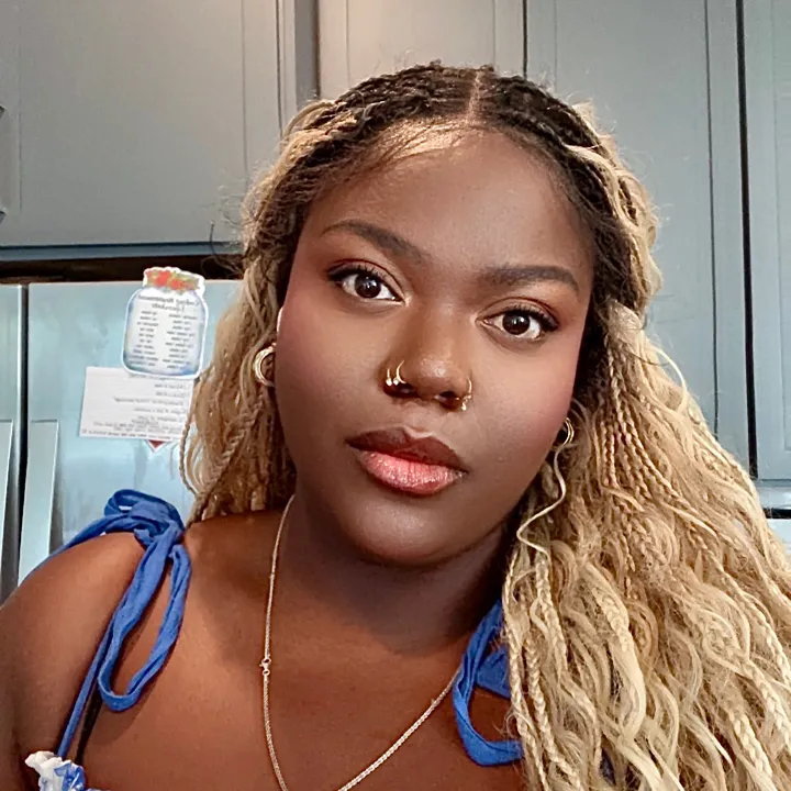 thecontroversialblonde
