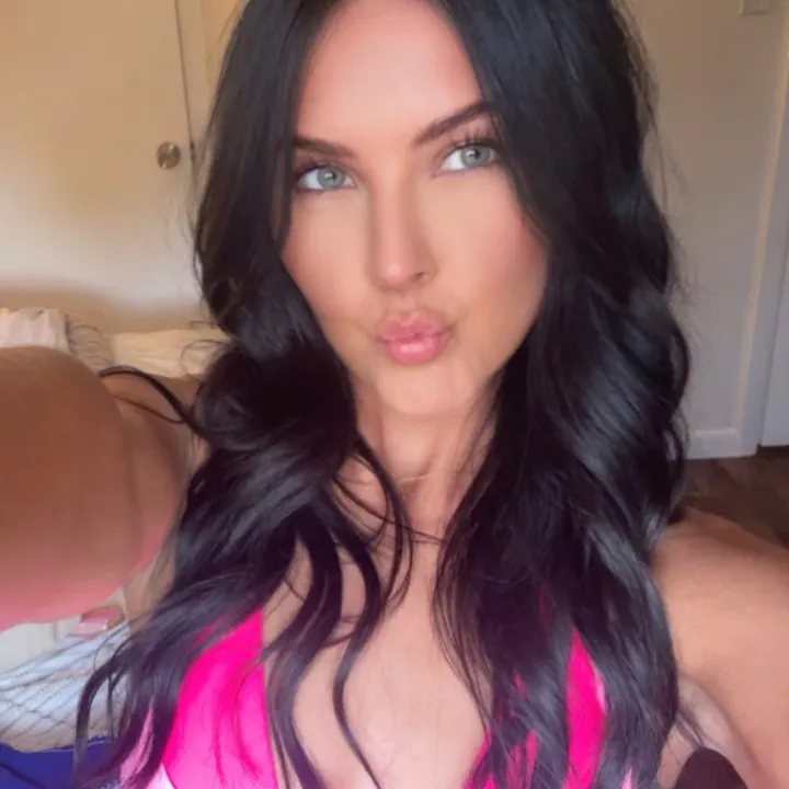 @kaylamariew