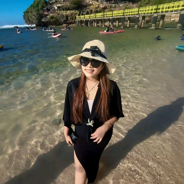 Hellome🦀 - suara asli