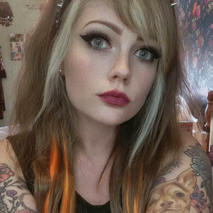 @hayleycakes95