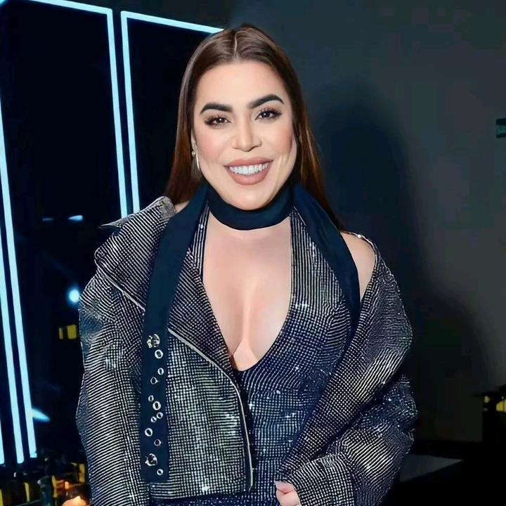 Faclube da Naiara Azevedo - suara asli
