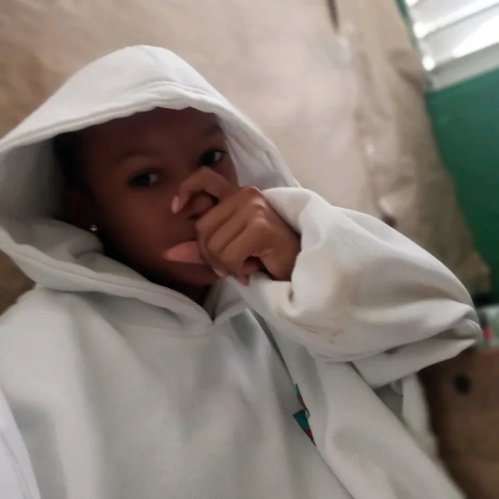 @liznane2