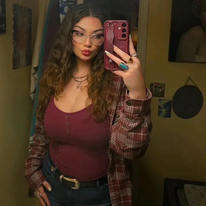 @necia.skye222