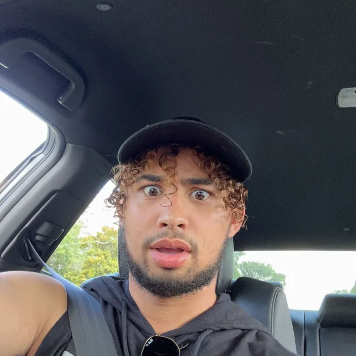 @myhouseisazoo22