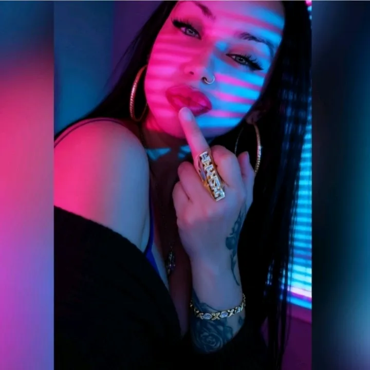 _lady.j_