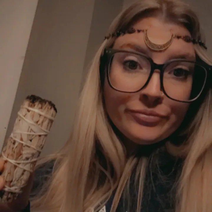 @hi_rachelhere