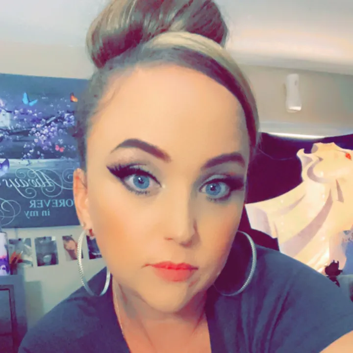 @blue3y3s80