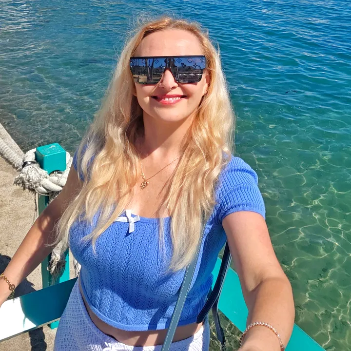 @avagoldenone