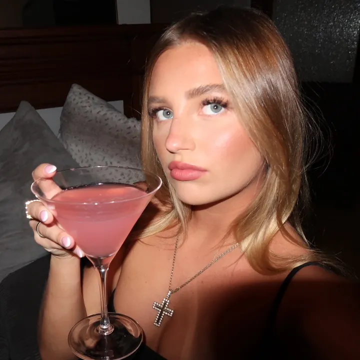 @ellaagrif
