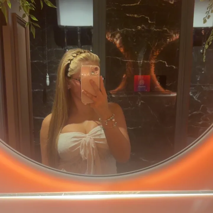 @maisiearnoldd