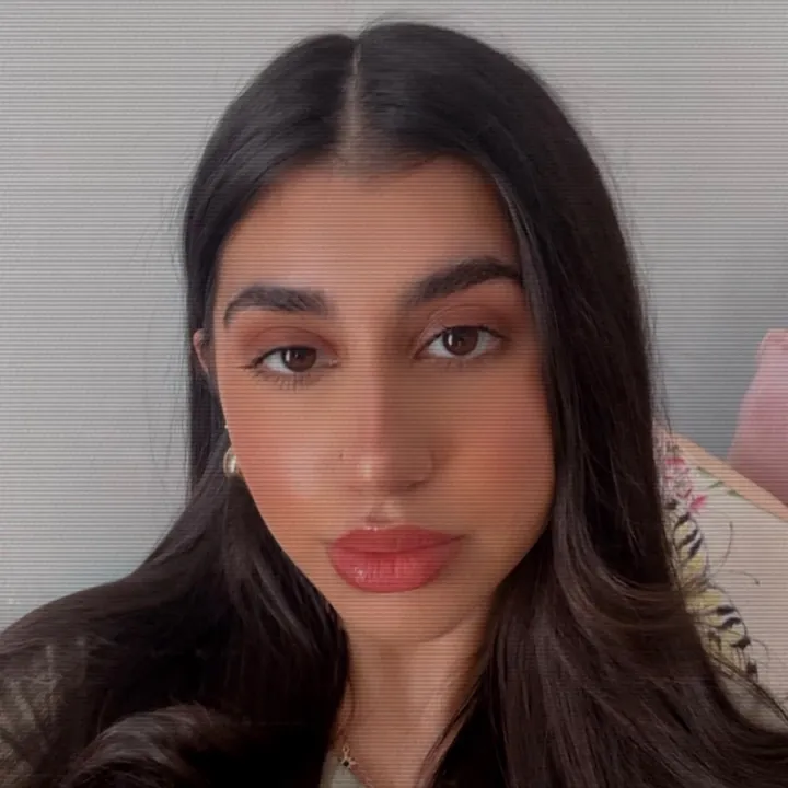 @alizainam_