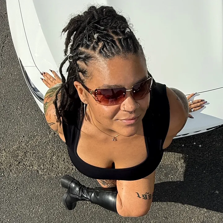 @deluxedominique